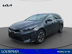 Wolf grey (licht grijs metallic) Nieuw 2025 Kia Ceed Sportswagon Stationwagen | € 32.690 (Goede deal)