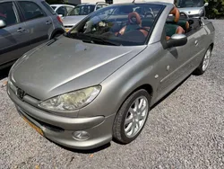 Grijs Gebruikt 2004 Peugeot 206 CC Roland Garros Cabriolet | € 1.750 (Eerlijke prijs)