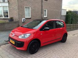 Rood Gebruikt 2015 VW up! move up! Hatchback | € 6.450 (Eerlijke prijs)