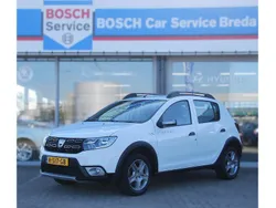 Wit Gebruikt 2017 Dacia Sandero Lauréate Hatchback | € 8.950 (Duur)