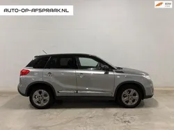 Grijs, metallic lak Gebruikt 2018 Suzuki Vitara Exclusive SUV | € 9.999