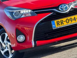 Rood Gebruikt 2018 Toyota Yaris Hybrid Hatchback | € 11.925 (Goede deal)