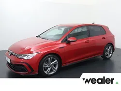 Rood, metallic lak Gebruikt 2021 VW Golf VIII R-line Hatchback | € 21.940 (Goede deal)
