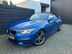 Blauw (metallic) Gebruikt 2018 BMW M240 Executive Cabriolet | € 37.950 (Eerlijke prijs)