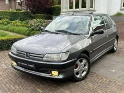 Groen Gebruikt 1996 Peugeot 306 Hatchback | € 3.950