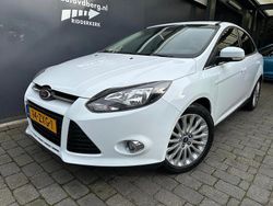 Wit Gebruikt 2013 Ford Focus Titanium Sedan | € 8.950 (Iets duurder)