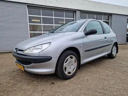 Grijs Gebruikt 2000 Peugeot 206 Hatchback | € 899 (Eerlijke prijs)