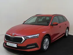 Rood Gebruikt 2023 Skoda Octavia Business Line Stationwagen | € 24.950 (Goede deal)