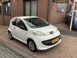 Wit Gebruikt 2009 Peugeot 107 Hatchback | € 2.650 (Eerlijke prijs)