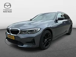 Grijs Gebruikt 2020 BMW 320 Executive Stationwagen | € 28.950 (Eerlijke prijs)