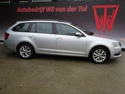 Grijs Gebruikt 2020 Skoda Octavia Business Line Stationwagen | € 14.990 (Super prijs)