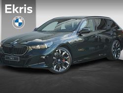 Blauw Nieuw 2025 BMW 530e M Sport Stationwagen | € 105.097