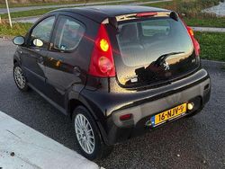 Zwart Gebruikt 2010 Peugeot 107 Hatchback | € 2.499 (Eerlijke prijs)