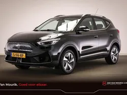 Zwart, metallic lak Gebruikt 2022 MG ZS Luxury Sedan | € 20.250 (Eerlijke prijs)