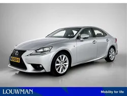 Grijs, metallic lak Gebruikt 2016 Lexus IS300 Sedan | € 18.950 (Eerlijke prijs)