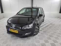 Zwart (metallic) Gebruikt 2015 VW Polo Edition Hatchback | € 5.000 (Goede deal)
