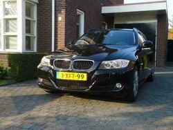 Zwart Gebruikt 2011 BMW 318 Luxury Line Stationwagen | € 17.890