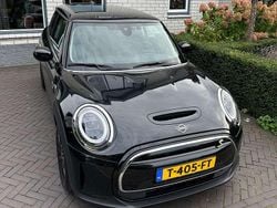 Zwart Gebruikt 2023 Mini Cooper SE Classic Hatchback | € 21.950