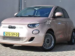 Rood Nieuw 2024 Fiat 500e Comfort Hatchback | € 24.400 (Eerlijke prijs)