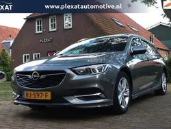 Grijs Gebruikt 2017 Opel Insignia Business Stationwagen | € 12.945 (Iets duurder)