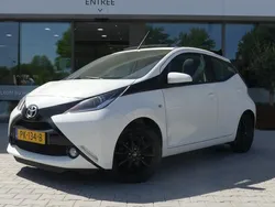 Wit Gebruikt 2017 Toyota Aygo X-wave Hatchback | € 10.950 (Duur)