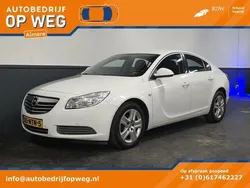Wit Gebruikt 2010 Opel Insignia Edition Hatchback | € 4.450 (Eerlijke prijs)