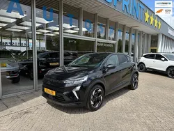 Zwart, metallic lak Gebruikt 2025 Renault Captur Techno SUV | € 29.999 (Eerlijke prijs)