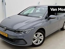Grijs Gebruikt 2022 VW Golf VIII Life Hatchback | € 19.900 (Goede deal)