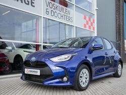 Blauw Gebruikt 2022 Toyota Yaris Hybrid Hatchback | € 19.950 (Goede deal)