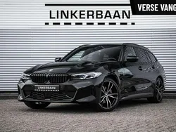 Zwart Gebruikt 2024 BMW 330e Stationwagen | € 52.995 (Eerlijke prijs)