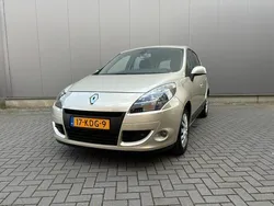 Beige, metallic lak Gebruikt 2009 Renault Scénic III Expression MPV | € 6.450 (Eerlijke prijs)