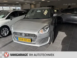 Grijs, metallic lak Gebruikt 2021 Suzuki Swift Comfort Hatchback | € 15.850 (Eerlijke prijs)