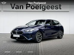 Bmw individual tansanit metallic (c3z) (metallic) Nieuw 2025 BMW 120 M Sport Hatchback | € 50.212 (Goede deal)