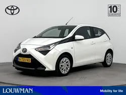 Wit Gebruikt 2022 Toyota Aygo X-play Hatchback | € 13.450 (Super prijs)