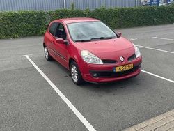 Gebruikt 2006 Renault Clio II Initiale Sedan | € 3.250 (Eerlijke prijs)