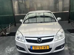 Grijs Gebruikt 2006 Opel Vectra Executive Sedan | € 2.500 (Goede deal)