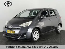 Grijs Gebruikt 2011 Toyota Verso-S MPV | € 5.900 (Duur)