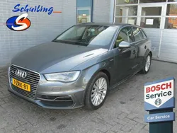 Grijs, metallic lak Gebruikt 2015 Audi A3 Sportback Attraction Hatchback | € 14.950 (Duur)