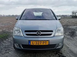Grijs Gebruikt 2004 Opel Meriva Cosmo MPV | € 1.995