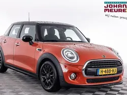 Oranje Gebruikt 2020 Mini Cooper Hatchback | € 22.900 (Eerlijke prijs)