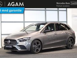 Grijs Gebruikt 2024 Mercedes B180 AMG line MPV | € 43.950 (Eerlijke prijs)