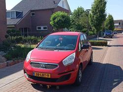 Rood Gebruikt 2010 Kia Venga Hatchback | € 1.900 (Eerlijke prijs)