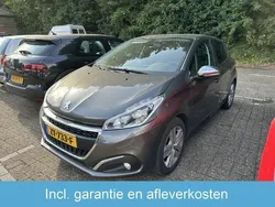 Grijs Gebruikt 2019 Peugeot 208 Signature Sky Hatchback | € 10.950 (Goede deal)