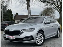 Grijs Gebruikt 2022 Skoda Octavia Stationwagen | € 21.900 (Eerlijke prijs)