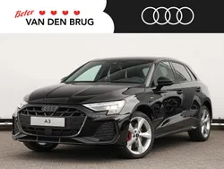 Zwart, metallic lak Nieuw 2025 Audi A3 Sportback e-tron Competition Sedan | € 49.650 (Eerlijke prijs)