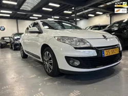 Wit Gebruikt 2012 Renault Mégane III Expression Hatchback | € 2.749 (Goede deal)