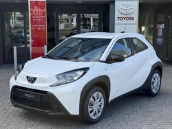 Wit Nieuw 2025 Toyota Aygo X X-play SUV | € 21.445