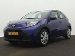 Blauw Gebruikt 2024 Toyota Aygo Play Hatchback | € 20.445 (Goede deal)