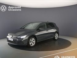 Grijs Gebruikt 2023 VW Golf VIII Life Hatchback | € 28.000 (Eerlijke prijs)