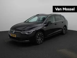 Zwart Gebruikt 2021 VW Golf VIII Style Stationwagen | € 22.900 (Eerlijke prijs)